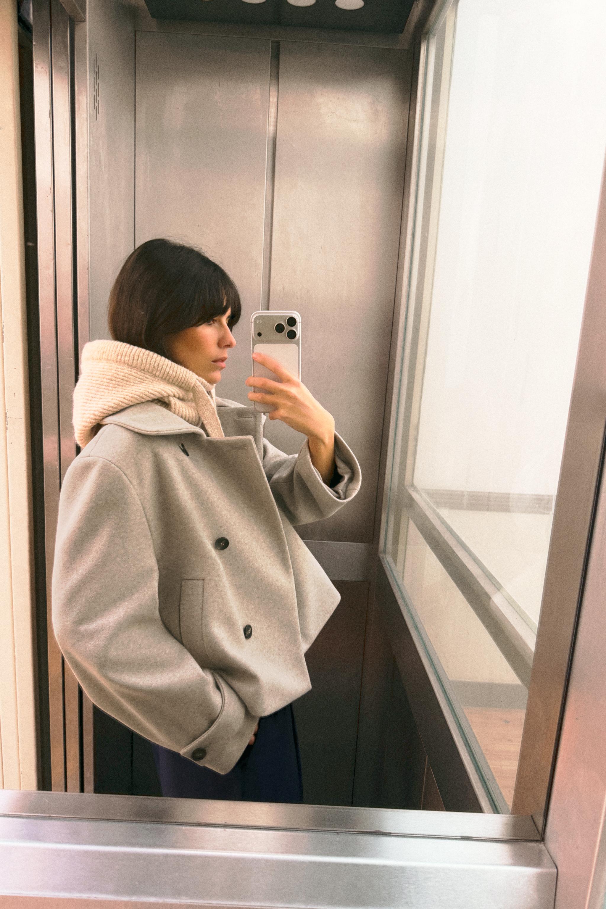 RIBBED KNIT HOOD
